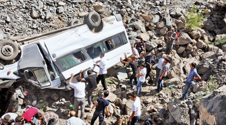 ULUDEREDE TRAFİK KAZASI 9 ASKER ŞEHİT