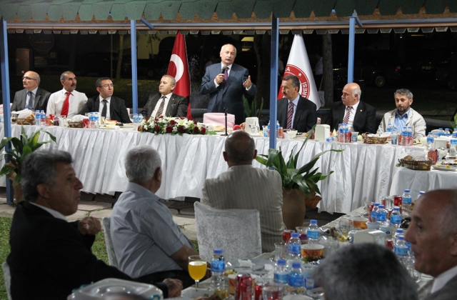 VALİDEN İL GENEL MECLİS ÜYELERİNE İFTAR